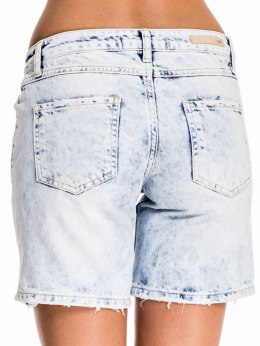 Błękitne jeansowe szorty z dłuższą nogawką